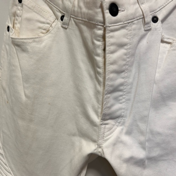 Jean - Picture 5 of 11